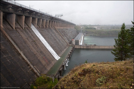 Bratsk hidroelektrik istasyonu