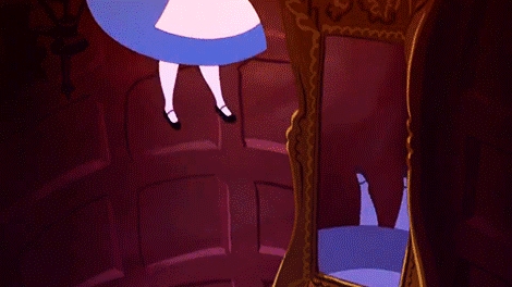 Чрез огледалото и това, което Алис видя там, или Алиса в гледащото стъкло