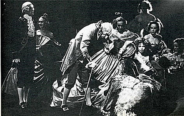 استعراض مسرحية "ويل من فيت" لمذكرات القارئ (أ. س. غريبويدوف)